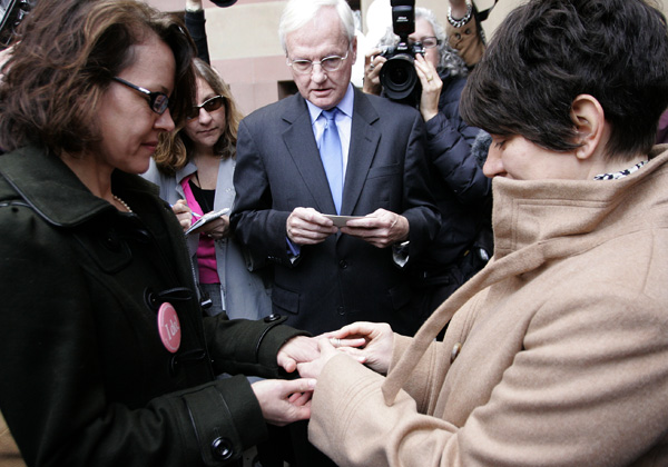 Judge Clears Same-Sex Marriages in Connecticut