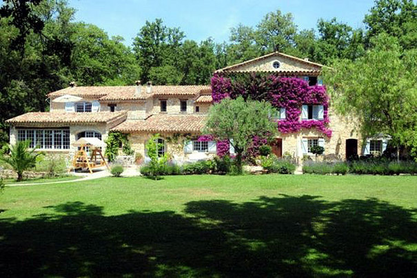 Former French Villa of Singer Edith Piaf Hits the Market