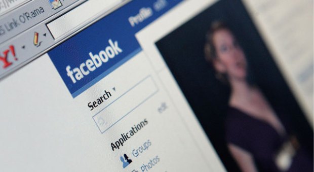 Yahoo Threatens Facebook With Patent Fight
