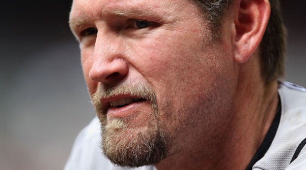 Huff Injured in Giants Dugout Celebration