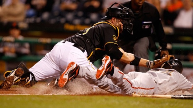 Giants Squeak One Out in Extras Over Pirates