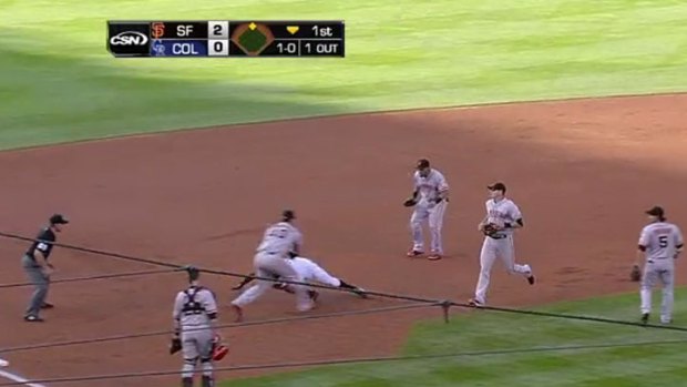 Giants Get Eric Young In Insane Pickle