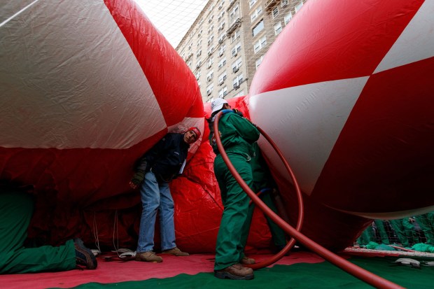Chinese float premiers at Macy's Thanksgiving parade