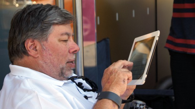 Woz Waits for the iPhone 4GS