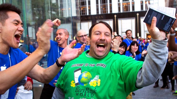 New Apple iPhone 5 Arrives