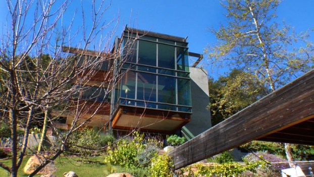 Square Feet: Experience Utmost Privacy in This Glass House