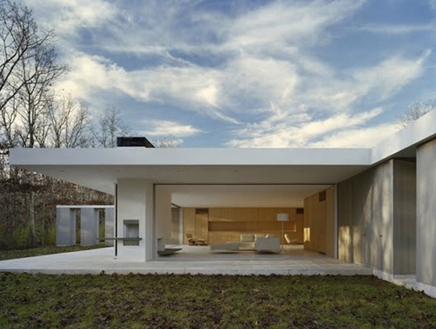 Minimalist Hamptons Home for $3.3M 