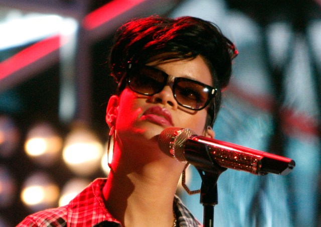 Rihanna, Pussycat Dolls and Ne-Yo Strut Their Stuff