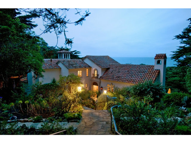 A Romantic Villa in Carmel Highlands