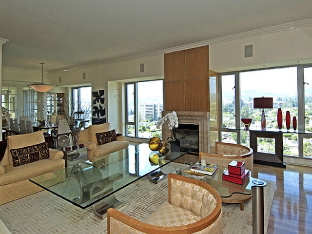Former Model Cristina Ferrare Lists L.A. Condo