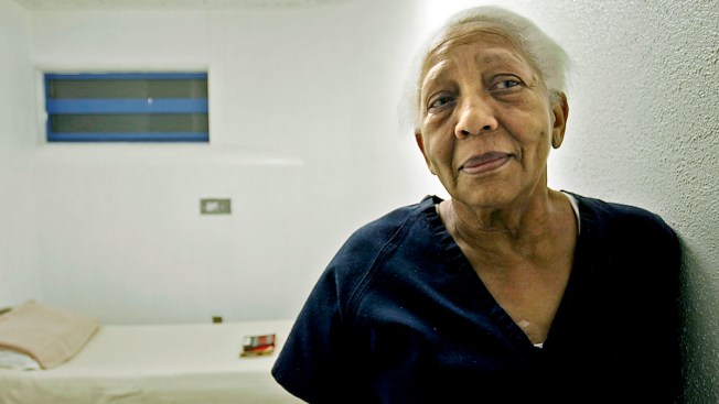 86-year-old jewel thief pleads guilty to shoplifting charge 86-year-old jewel thief pleads guilty to shoplifting charge