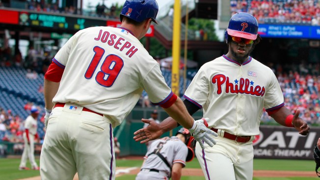 Phillies Homer Twice in Eighth, Outlast Giants