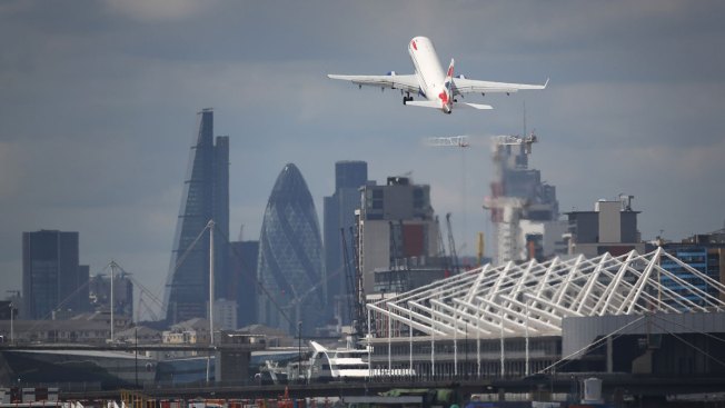 BA apologizes for delays caused by computer glitches
