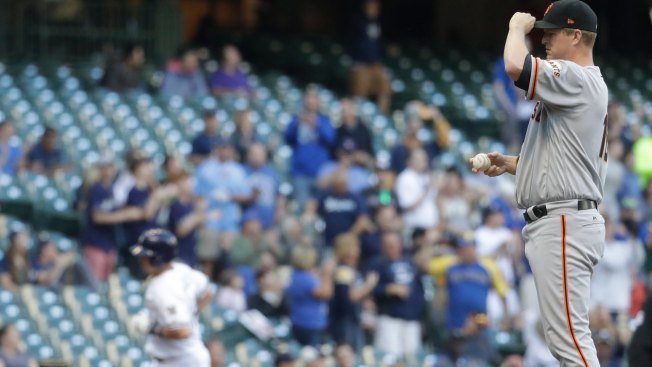 Watch this wild streaker interrupt an Major League Baseball game