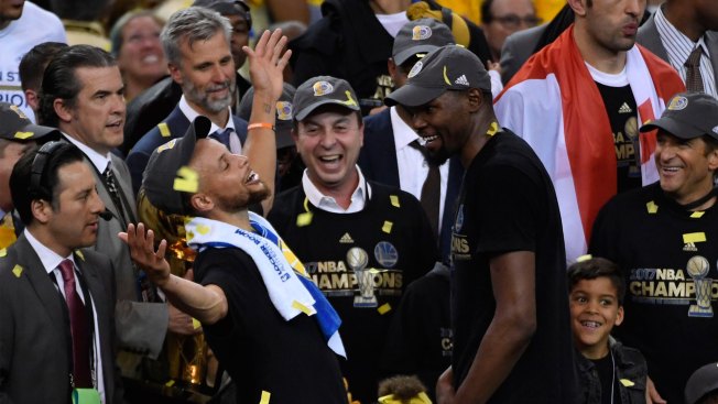 LeBron: Stephen Curry 'should be getting $400 million this summer' LeBron: Stephen Curry 'should be getting $400 million this summer'