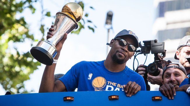 Warriors Rumors: Golden State To Meet With Andre Iguodala, Make Contract Offer Warriors Rumors: Golden State To Meet With Andre Iguodala, Make Contract Offer