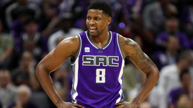 Rudy Gay agrees to two-year deal with Spurs