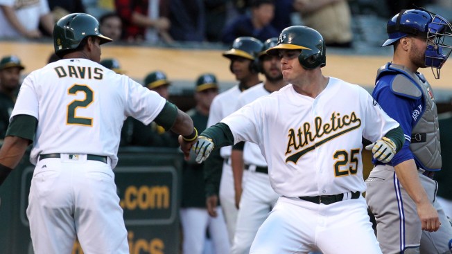 Mariners rally late to beat Blue Jays