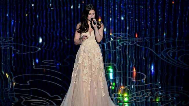 http://media.nbcbayarea.com/images/652*367/idina-menzel.jpg