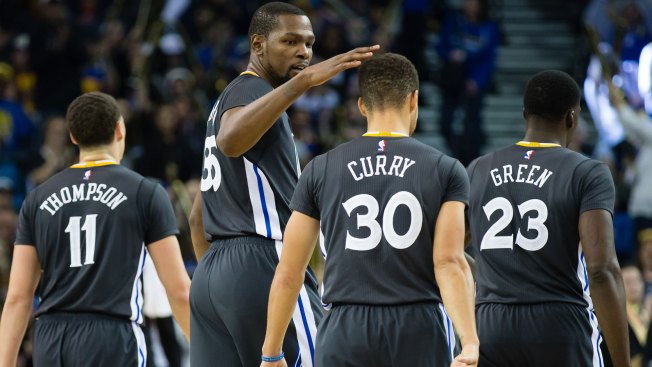 Durant, Warriors withstand comeback by Trail Blazers