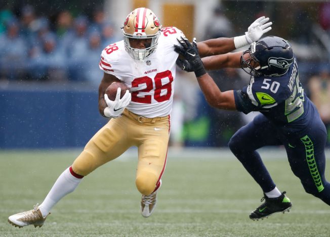 49ers' Carlos Hyde Injures Hip vs. Rams, Questionable to Return 49ers' Carlos Hyde Injures Hip vs. Rams, Questionable to Return