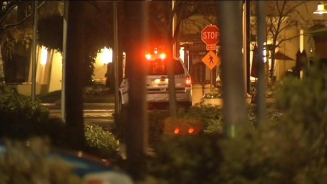 A group of robbers beat up a man in his 60's as he left a jewelry store at the Stanford shopping center Wednesday afternoon. George Kiriyama  reports.