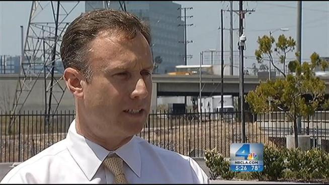 SecuraTrac's CEO Chris Holbert explains how his company's smartphone app can help cut down on distracted driving among teenagers, 11 of which die every day from texting while driving. Stephanie Elam reports from Gardena for the NBC4 News at 5 p.m. on May 7, 2012.
