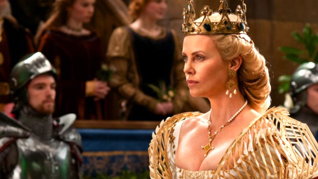 http://media.nbcbayarea.com/images/snow-white-huntsman.jpg