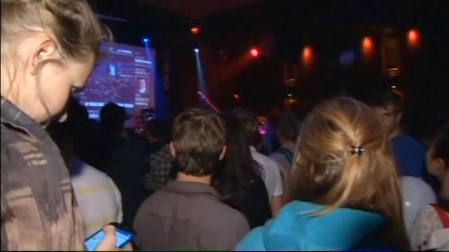 Reporter Stephanie Chuang hangs out with young Obama supporters in The Independent in San Francisco's Western Addition on Election Night. See them whoop and cheer upon the president's re-election.