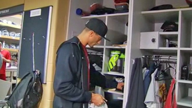 It's moving day at the 49ers headquarters in Santa Clara. Hear from Colin Kaepernick and Vernon Davis as they pack up and begin their off season.
