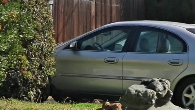 An elderly woman was chased from their San Jose home and assaulted after  they encountered thieves breaking into their car early Friday morning. Stephanie Chuang reports.