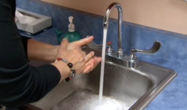 According to the Centers for Disease Control, 40 states are experiencing widespread flu activity. California is one of the few states reporting only regional activity but doctors warn that wont last long. NBC Bay Area's Marianne Favro reports.