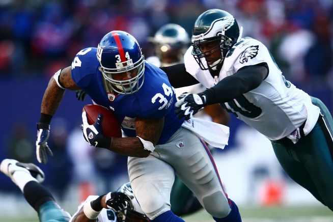 Giant Disappointment: Eagles Defeat G-Men, 23-11