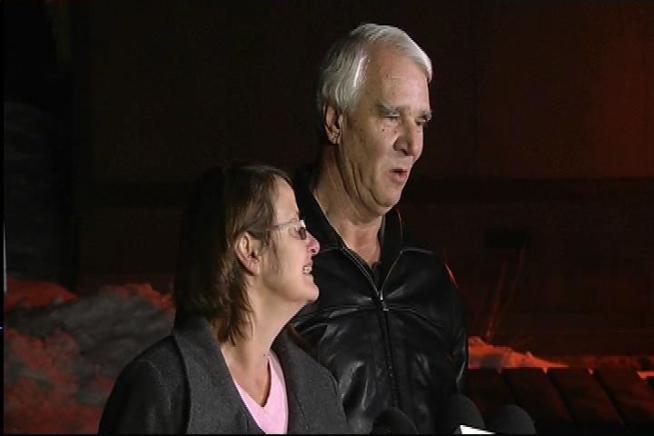 Karen and Jim Reynolds own the Mountain Vista Resort on Club View Drive in Big Bear. They told media that a man who looked like fugitive ex-police officer Christopher Dorner bound them inside their cabin before commandeering their sport-utility vehicle. Robert Kovacik reports for the NBC4 News at 11 p.m. on Feb. 13, 2013.