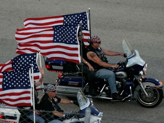 49er Faithful Honored on Hog at Home Opener