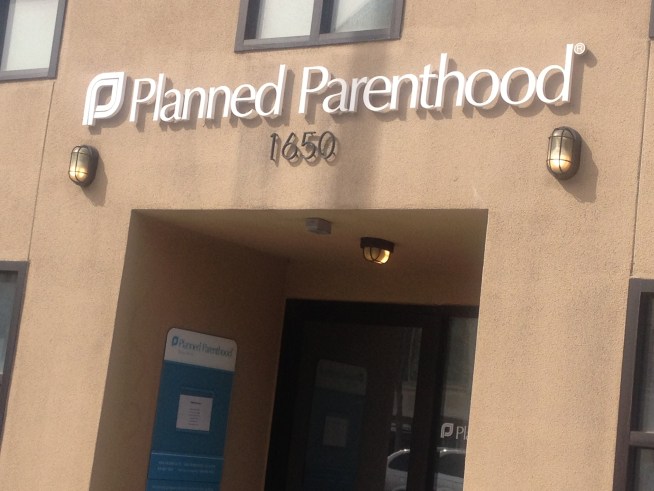 San Francisco Supervisor David Campos is proposing a new ordinance that would create a 25-foot buffer zone around facilities such as Planned Parenthood that offer reproductive services - modeling the idea after others in the country. Not everyone likes that idea. Cheryl Hurd reports.