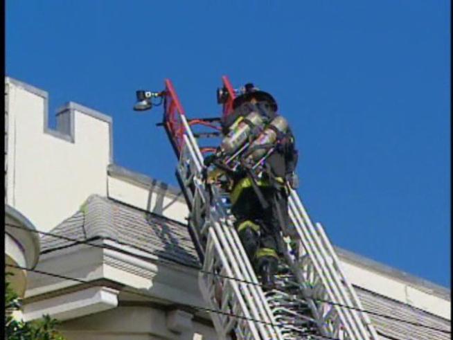 1 Dead in San Francisco Apartment Fire, Scores Homeless