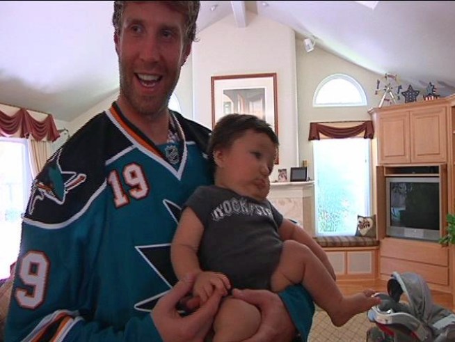 San Jose Sharks forwards Joe Thornton and Devin Setoguchi are going door-to-door and hand delivering season tickets to the homes of fans.
