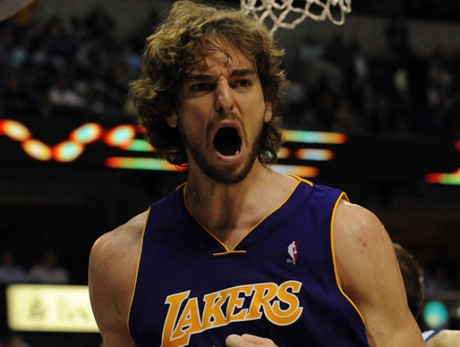 Lakers Hold Off Warriors