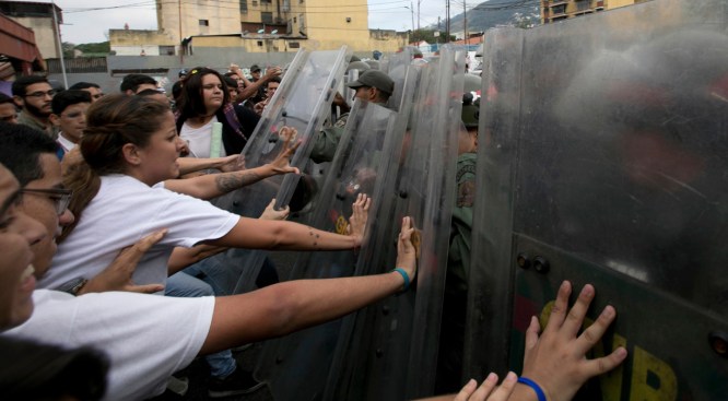 http://media.nbcbayarea.com/images/666*367/AP_17090495808560-Venezuela.jpg