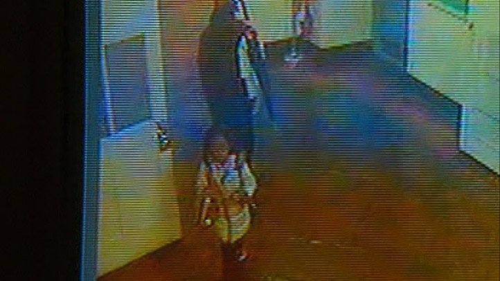 Police+released+this+surveillance+image+of+the+abduction+of+Nailla+Robinson%2C+5%2C+from+the+Cullen+Bryant+Elementary+School+on+60th+and+Cedar+Avenue+on+Jan.+14%2C+2013.