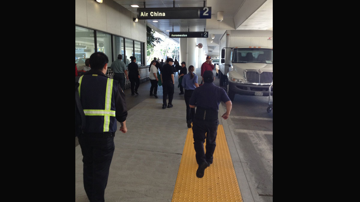Delays at San Diego Airport Following LAX Shooting | NBC 7 San Diego