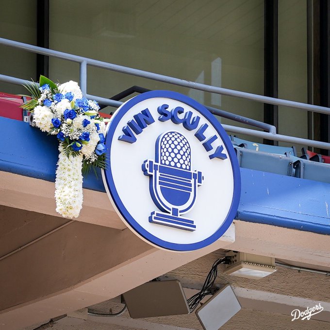Dodgers Honor Vin Scully With Heartfelt Ceremony