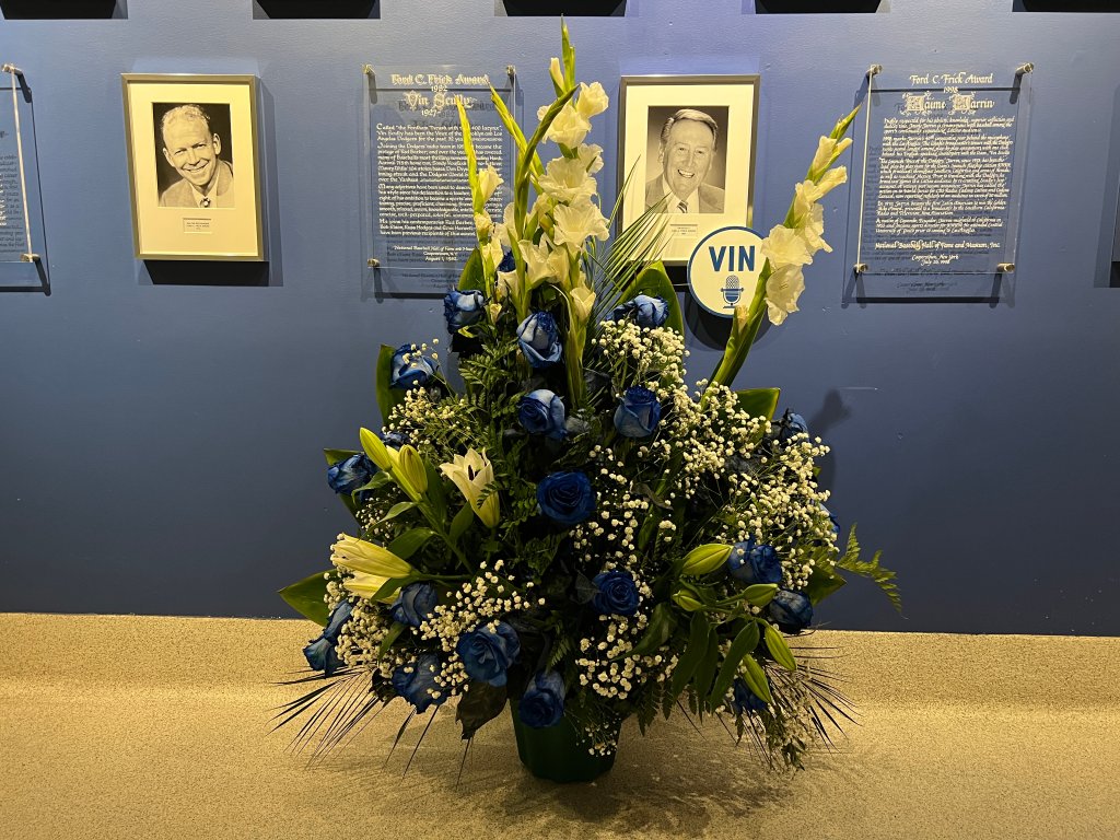 Dodgers Honor Vin Scully With Heartfelt Ceremony