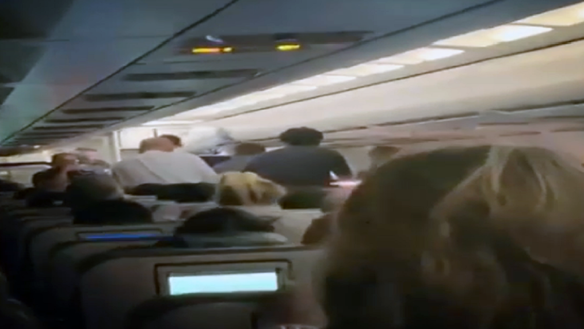 Baby Boy Born Aboard a JetBlue Plane Named ‘Born to Be Blue’ En Route