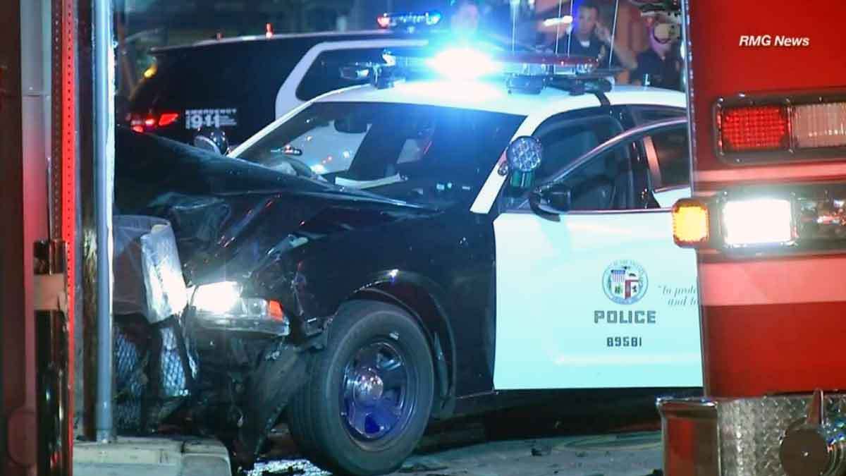Four Officers Injured After Two Police Cars Crash in Downtown Los