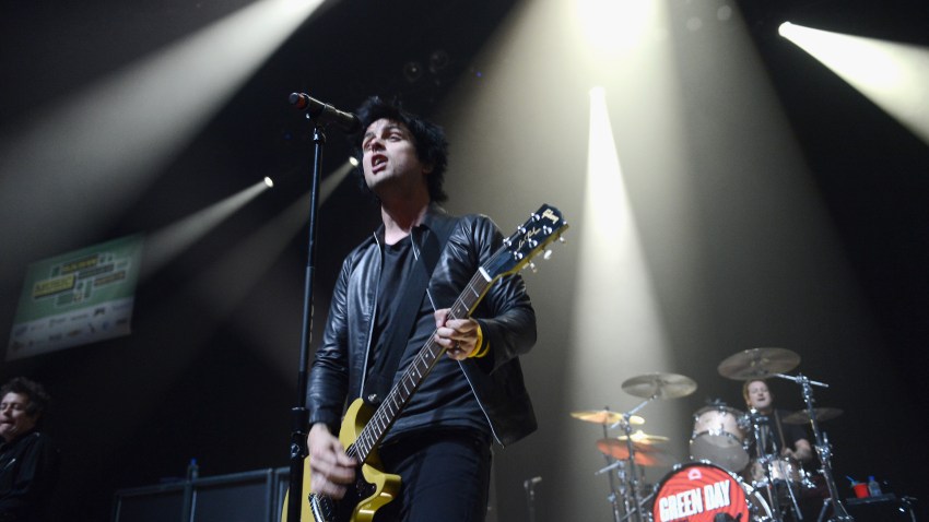 163723914JF00012_Green_Day_