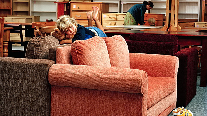 Uk Cracks Down On Sofa King Furniture Store Ads Nbc Bay Area