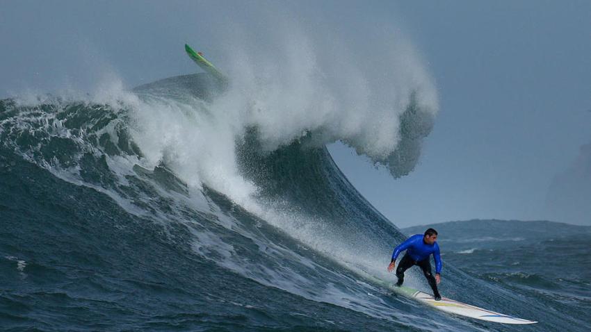 4_mavericks_surfing1