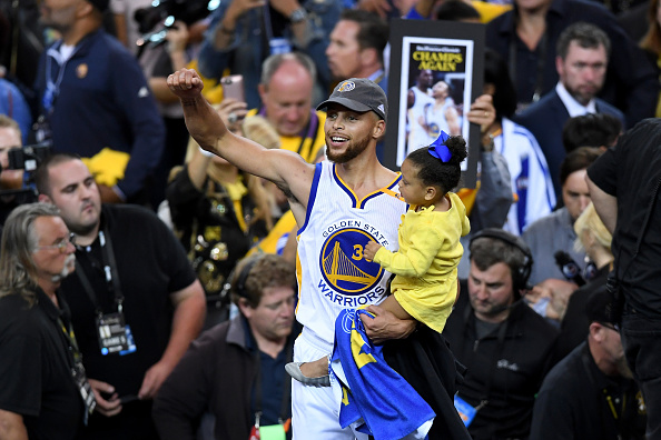 Little Golden State Warriors fans fall in love with Riley Curry - ABC7 San  Francisco